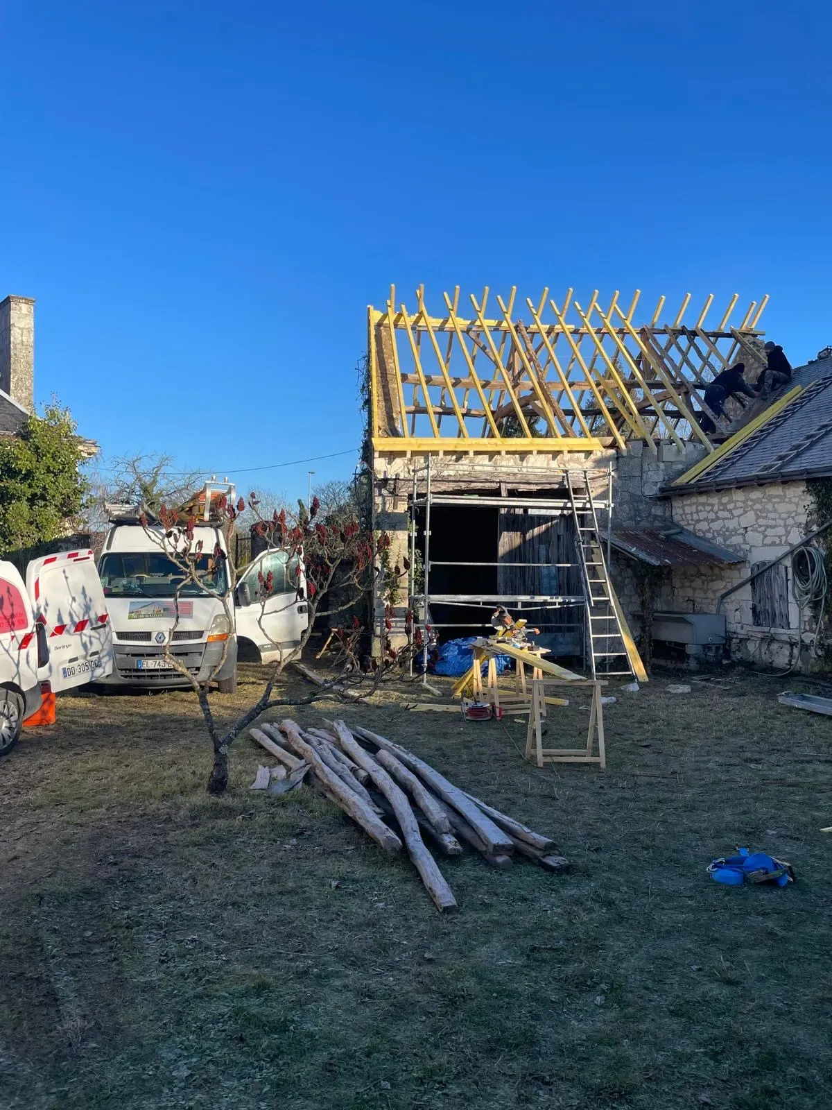 Rénovation de charpente sur maison ancienne en pierre