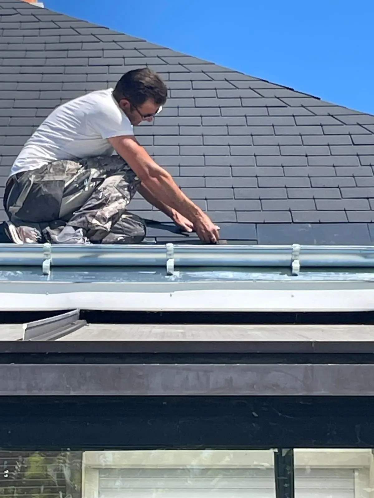 Réfection complète d'une toiture par les couvreurs SDR Habitat 44 à La Baule