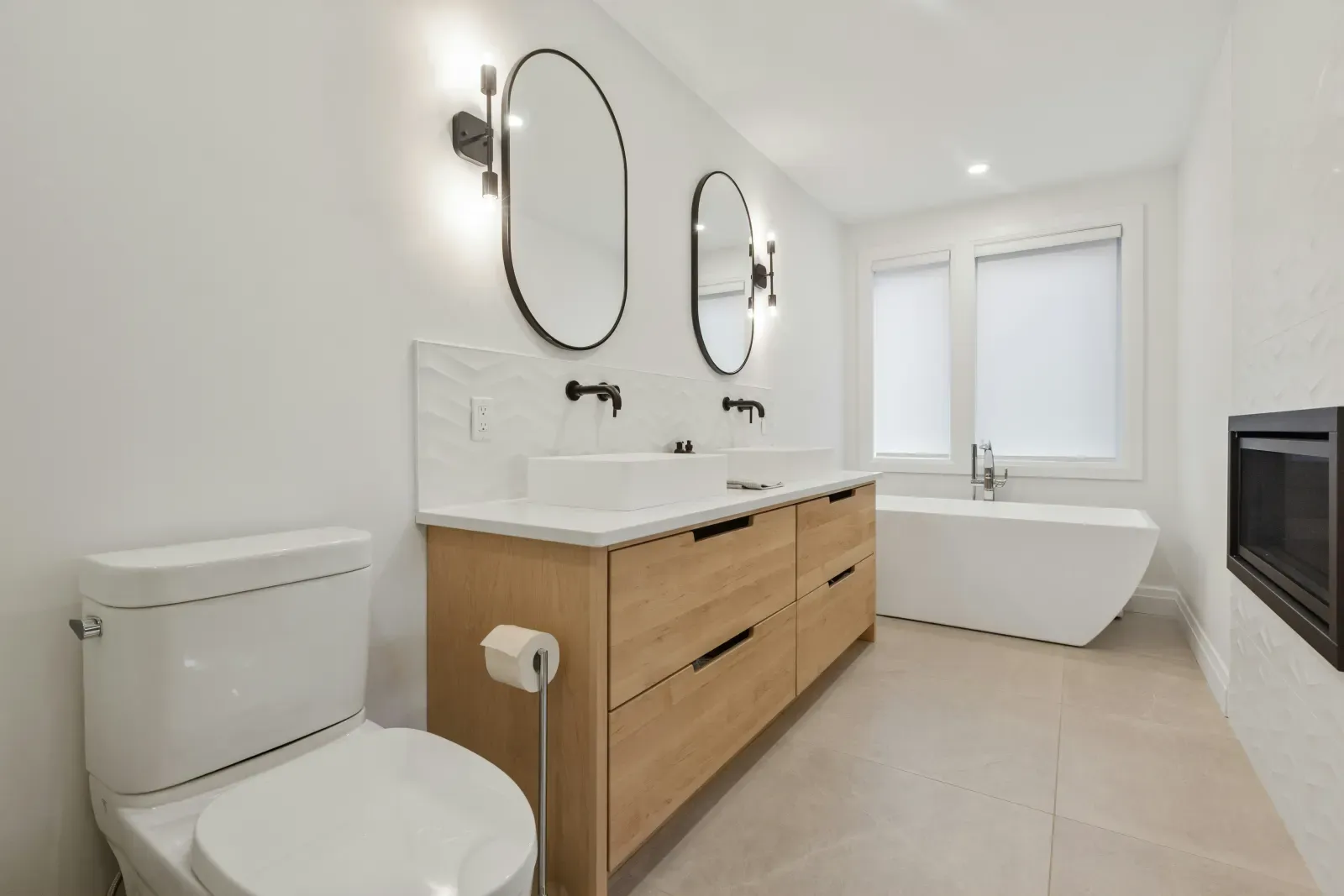 Salle de bain rénovée avec double vasque